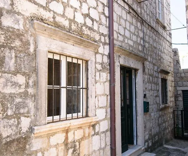 아파트 Hidden Gem Old Town By Duhomes